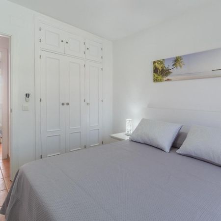 Urbanizacion Jardin Del Golf 1 Apartment Ново Санкти Петри Екстериор снимка